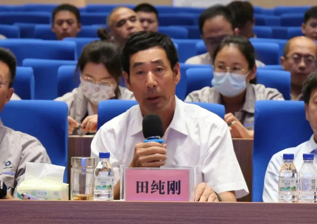 这家企业顺利召开2023年中期会！近日开展了喷粉技能竞赛